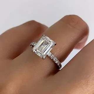 Emerald Cut Diamond Rings